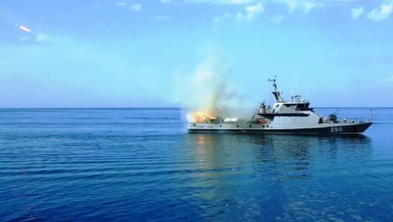 Военные моряки проходят 30-дневный курс подготовки