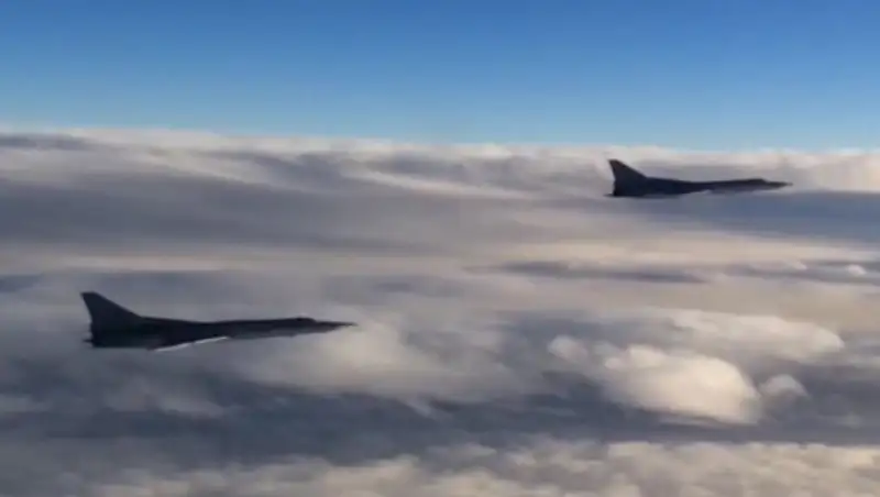 Канада лаңкестік топты бомбалауын тоқтатады