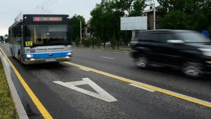 По Толе би в Алматы заработала автобусная полоса