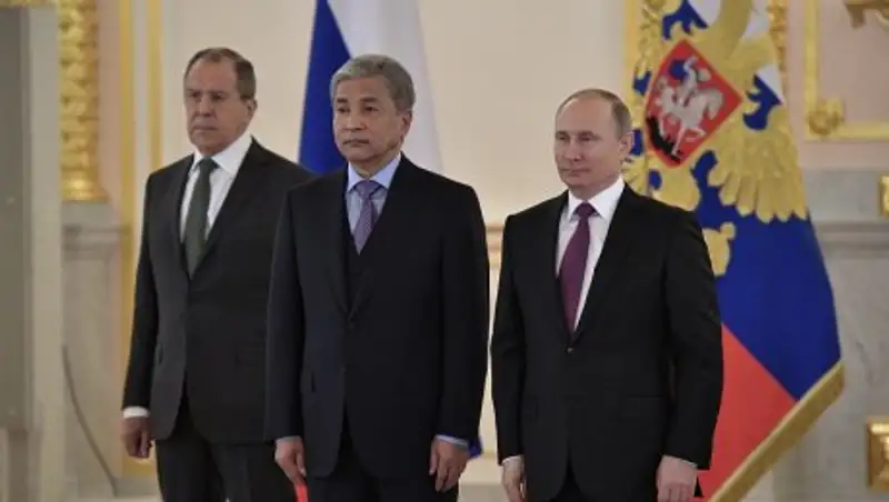 Тасмагамбетов вручил Путину верительные грамоты