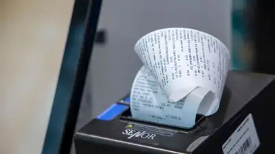 Алматинцы жалуются на недобросовестных предпринимателей, не выдающих чеки за покупку, фото - Новости Zakon.kz от 04.04.2023 11:48