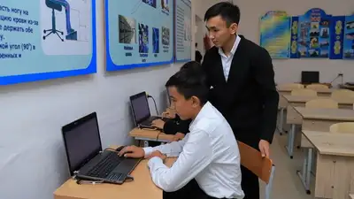 Как программа Teach for Qazaqstan помогает решать проблему нехватки учителей в Карагандинской области, фото - Новости Zakon.kz от 15.09.2023 09:56