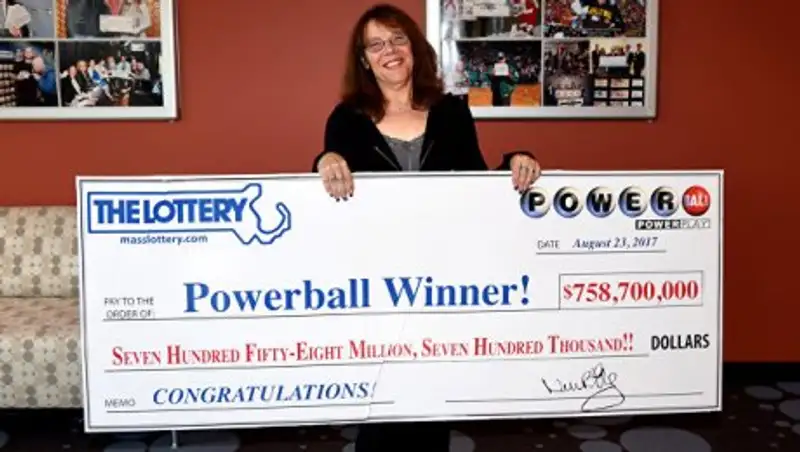 Выигравшая 758 миллионов долларов американка сразу же уволилась