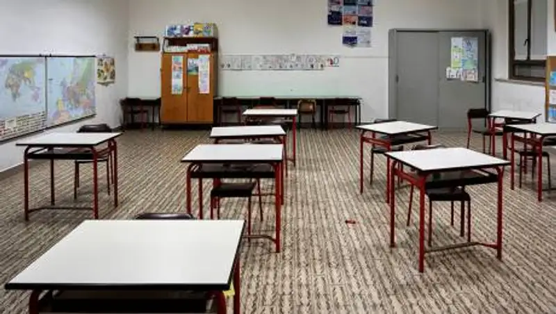 Более 800 школьников заразились коронавирусом в Казахстане