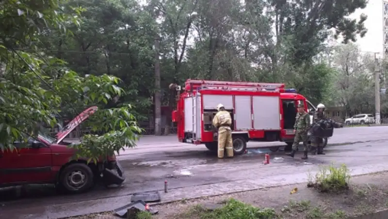 В Алматы загорелся автомобиль