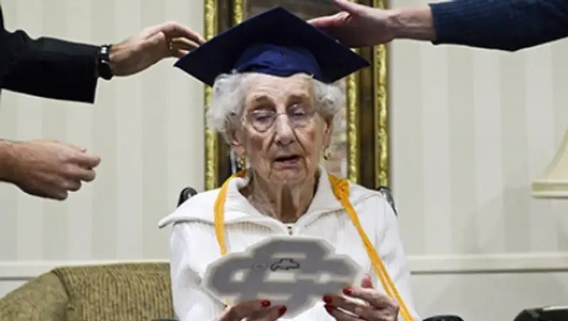 97-летней американке вручили диплом о среднем образовании