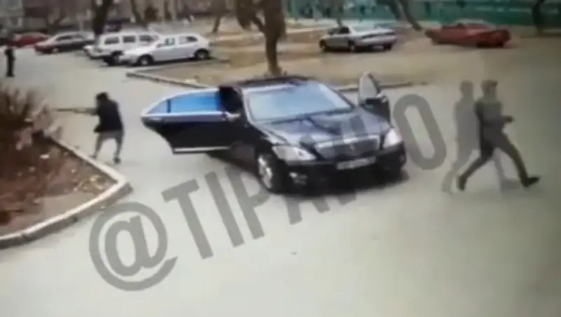 Бегал с ружьем в Павлодаре. Троих человек задержали