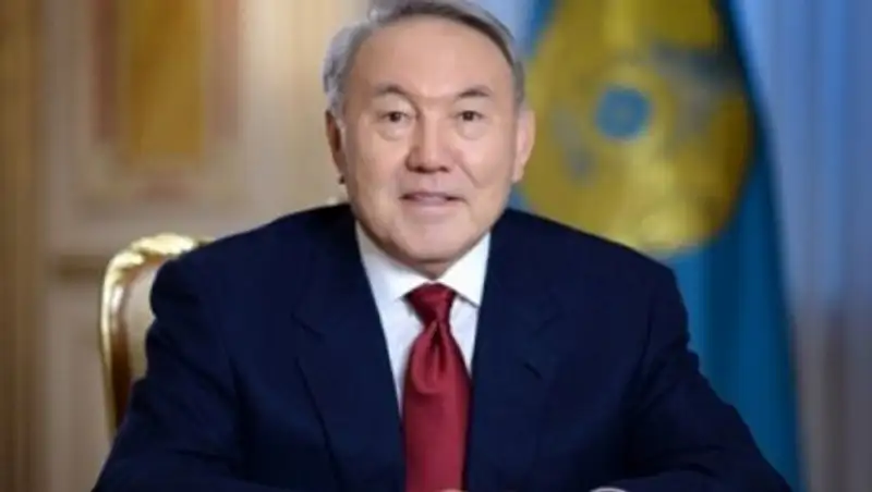 Нурсултан Назарбаев поздравил Геннадия Головкина с победой