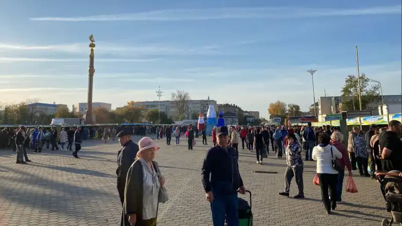 Ярмарка на центральной площади Кокшетау, фото - Новости Zakon.kz от 24.09.2022 12:11