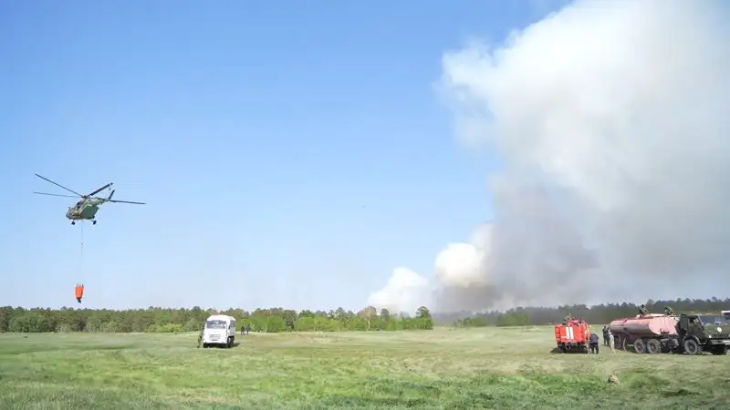 Вооруженные силы привлечены к тушению пожаров в Абайской области, фото - Новости Zakon.kz от 24.05.2023 20:48