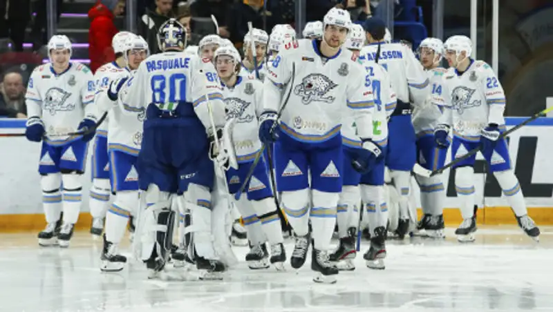 "Барыс" одолел "Металлурга" в плей-офф КХЛ