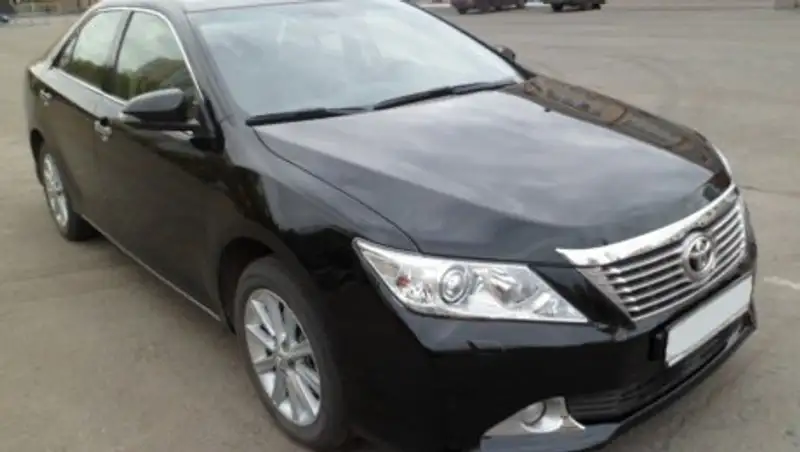 В Шымкенте девушка разыскивает "красавчика на Camry 50"