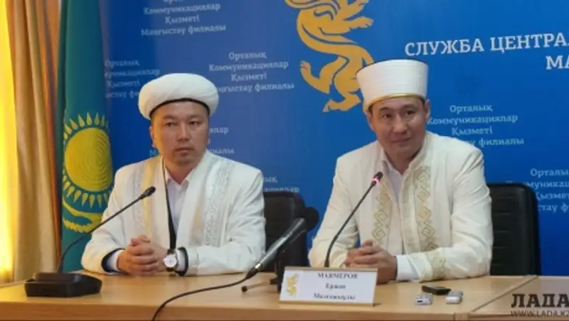 Верховный муфтий Казахстана прокомментировал «селфи» на «Вечном огне» в Актау