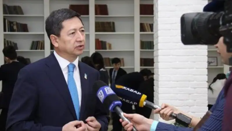 Куатжан Уалиев отстранен от должности ответсекретаря минкультуры и спорта РК