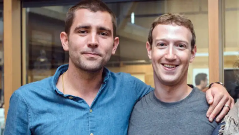 Руководитель WhatsApp покидает компанию Facebook