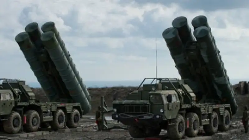 Россия начала производство зенитных систем С-400 для Китая