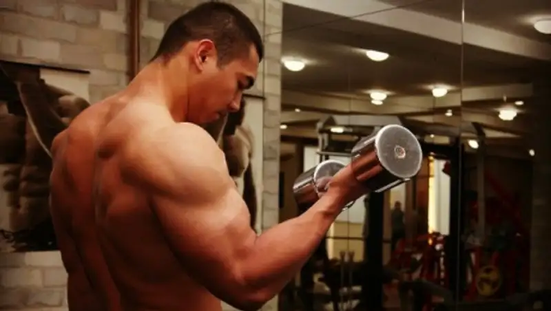 Как быстро накачать руки или пять простых упражнений из бодибилдинга