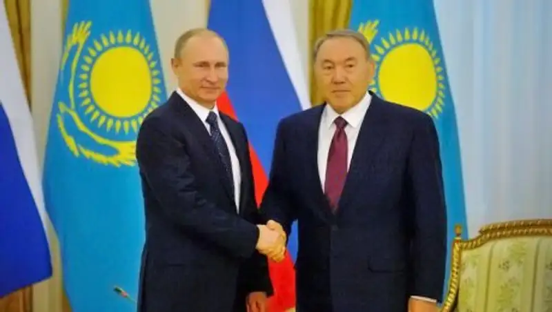 Назарбаев обсудил с Путиным актуальные темы сотрудничества