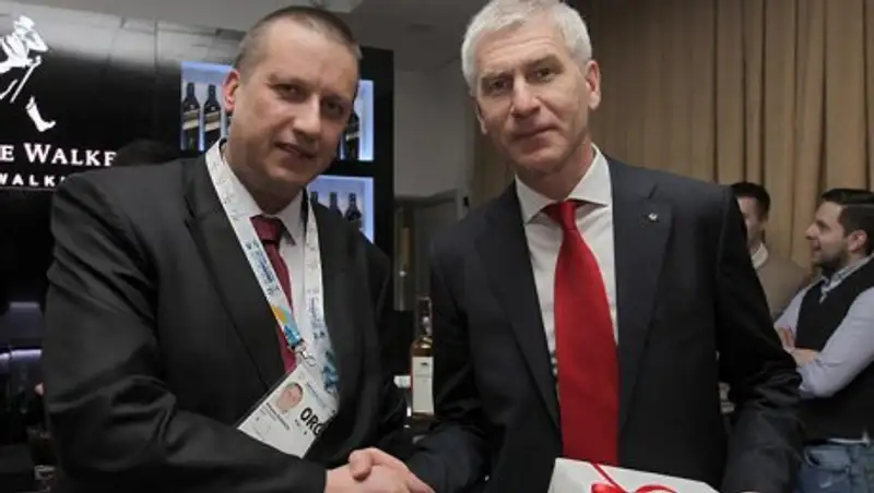 Президент FISU отметил высочайший уровень строительства спортивных объектов в Алматы