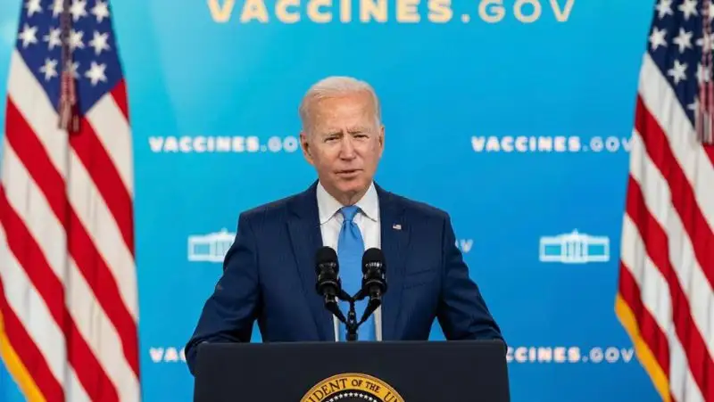 Джо Байден «объявил» Камалу Харрис президентом США