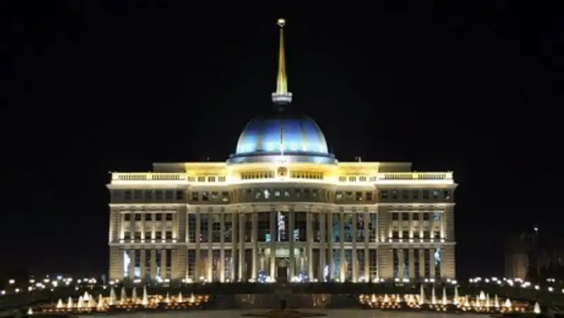 Казахстанские политологи прокомментировали обращение Назарбаева