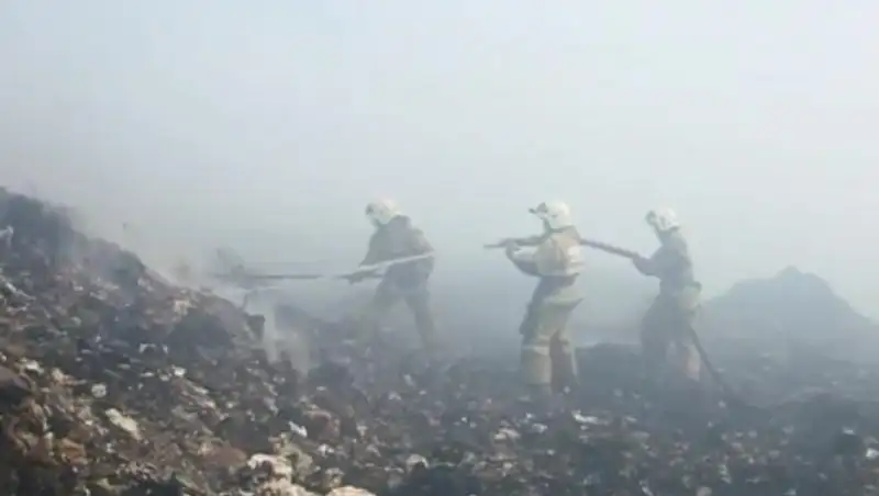 Пожар на мусорном полигоне в Алматинской области локализован