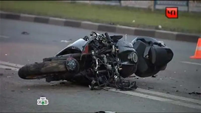 На юге Москвы разбился насмерть уходивший от погони мотоциклист 