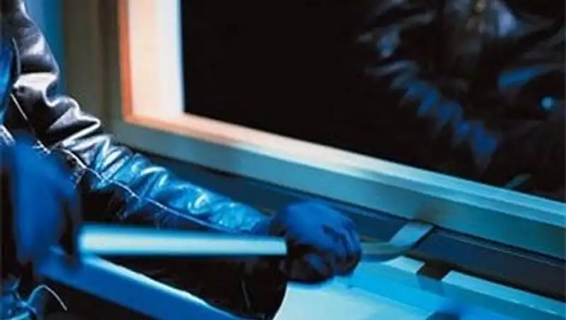 В Атырау ограбили руководителя одного из учреждений города