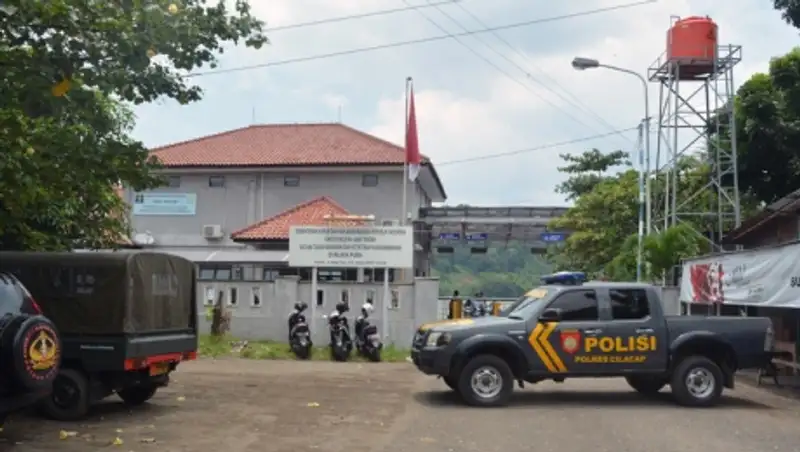 Малайзия и Индонезия согласились принять 7 тысяч морских мигрантов