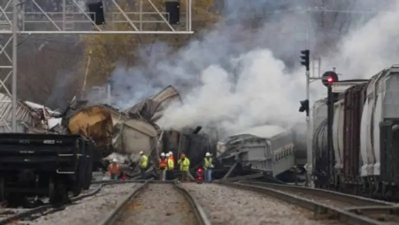 В Нью-Йорке сошел с рельсов грузовой поезд