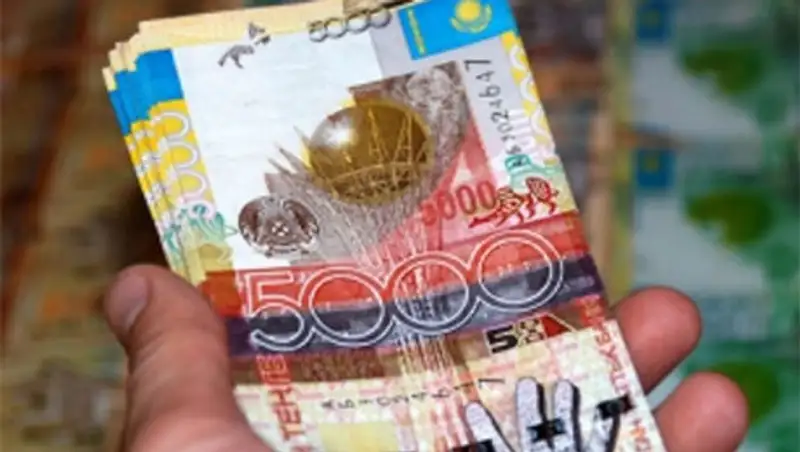 В Семее предприниматель пытался сымитировать грабеж и присвоить 9,5 млн. тенге, фото - Новости Zakon.kz от 13.11.2013 19:44