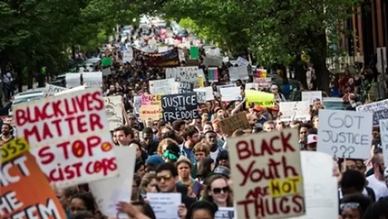 Полиция объяснила смерть задержанного в Балтиморе нанесением травм самому себе