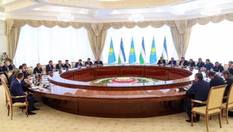 Аким ЮКО Ж.Туймебаев подписал меморандумы с главами трех областей Узбекистана