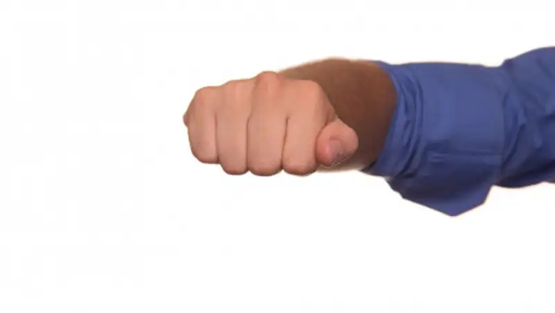 Массовая потасовка на улице в Алматы попала на видео