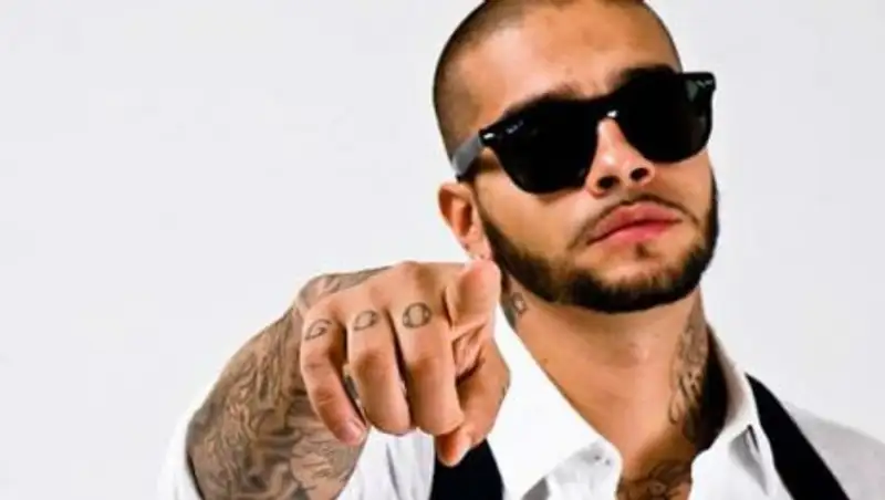 Автомобиль Тимати попал в ДТП и сгорел