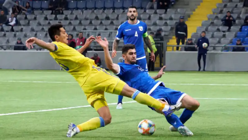 Три футболиста сборной Казахстана не сыграют против Бельгии