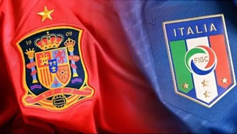 Стали известны стартовые составы сборных Испании и Италии