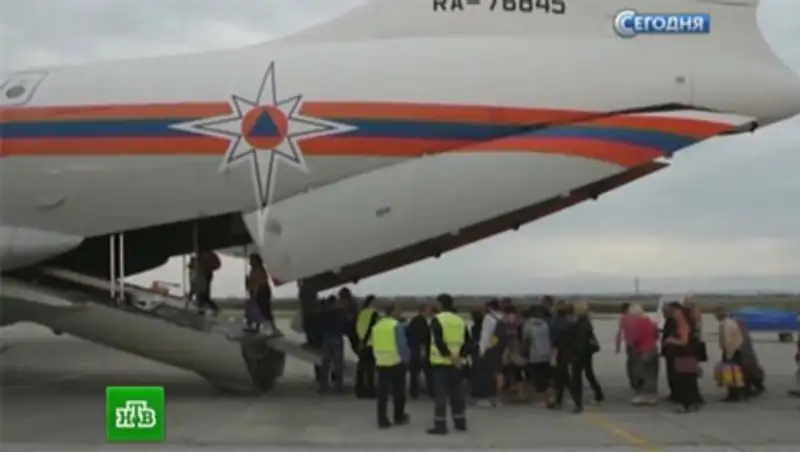 Спецборт МЧС доставит из Ростова-на-Дону в Петербург 120 переселенцев с Украины