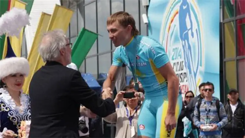 Казахстанская сборная стала первой по количеству золотых медалей на велогонке в Караганде