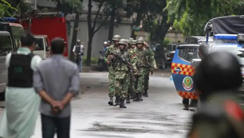 Совет национальной безопасности Японии собрался из-за теракта в Бангладеш