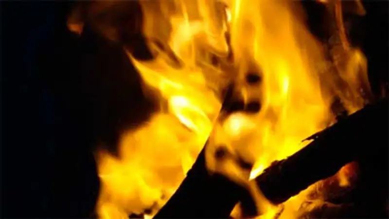 Маленькие брат и сестра погибли в огне в Астане, фото - Новости Zakon.kz от 26.11.2013 15:23