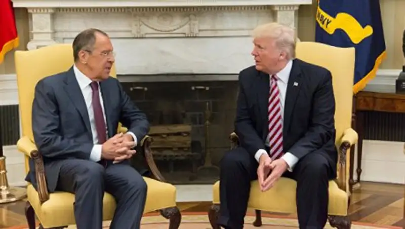 СМИ: Трамп рассказал Лаврову о планах ИГ* взорвать самолет