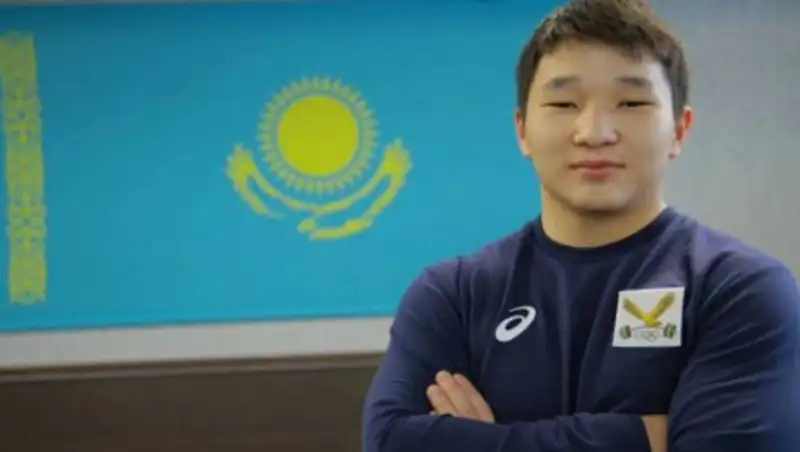 16-летний казахстанский штангист установил мировой рекорд