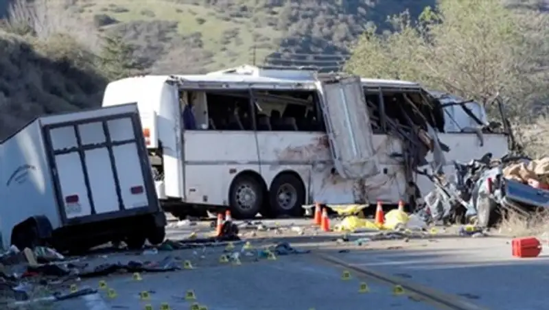 Артисты из Кыргызстана, пострадавшие в ДТП в Казахстане, выехали на родину