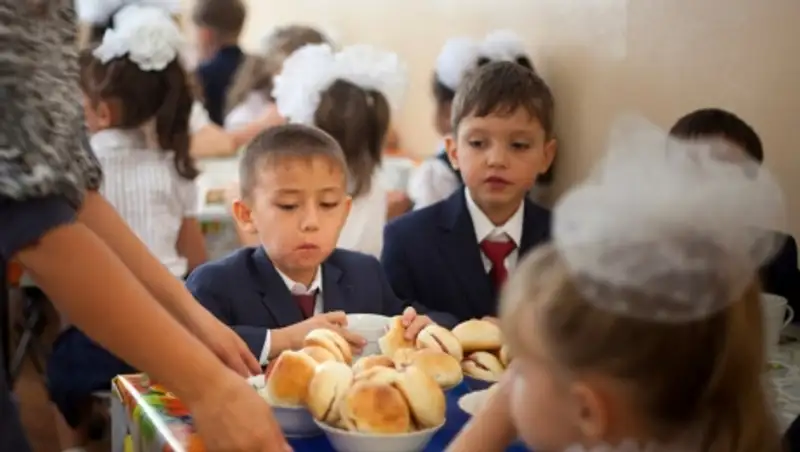Вопрос о бесплатном питании казахстанских школьников будет решен в начале июня