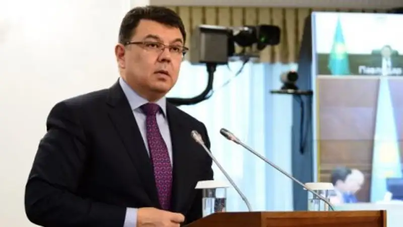 Бозумбаев: Надо работать с нефтяниками, чтобы они умерили свои аппетиты