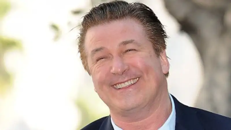 Алек Болдуин получил за пародию на Трампа награду американских кинокритиков