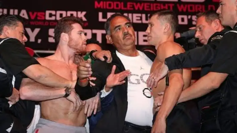 Я впервые увидел страх на лице Головкина - промоутер Канело