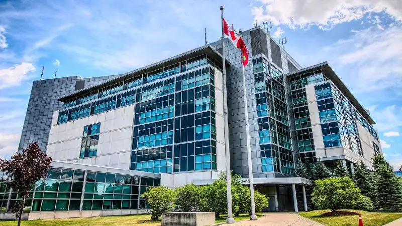 Кардинала католической церкви подозревают в сексуальных преступлениях в Канаде