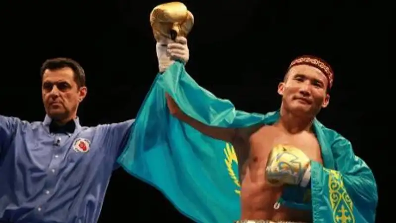 Канат Ислам нокаутировал Брендона Кука и завоевал два титула